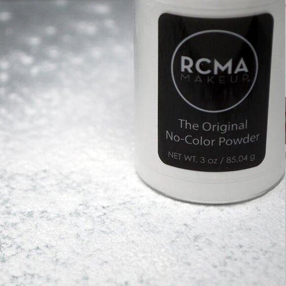 ⭐️HOST PICK⭐ RCMA The Original No-Colour Powder - Picture 7 of 7